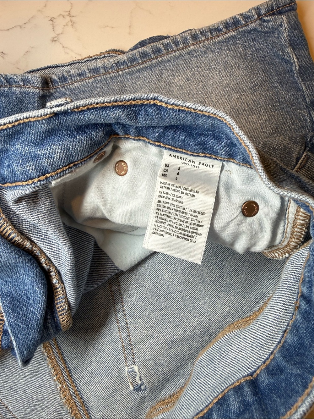 AE Strigid Super High-Waisted Relaxed Denim Short - Picture 4 of 9